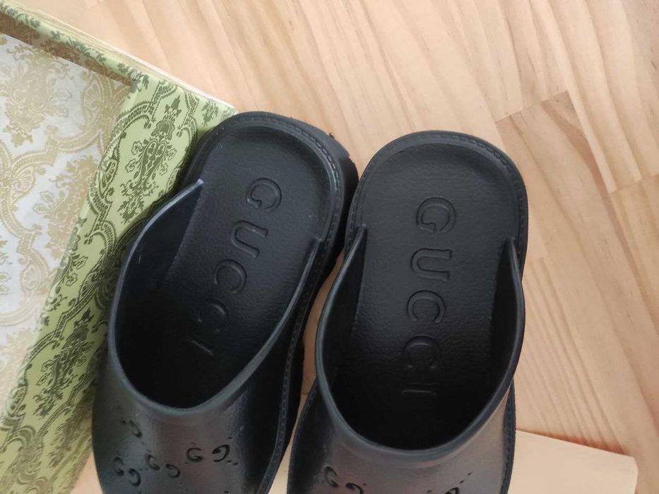 Gucci Buty, sandaly klapki, skora, od reki 2906.01