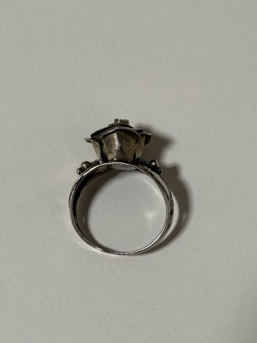 srebrny pierścionek z różą