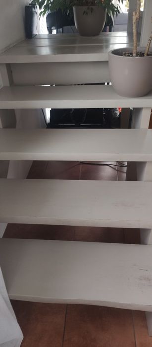 Schody samonośne zabiegowe stopnie trepy drewniane