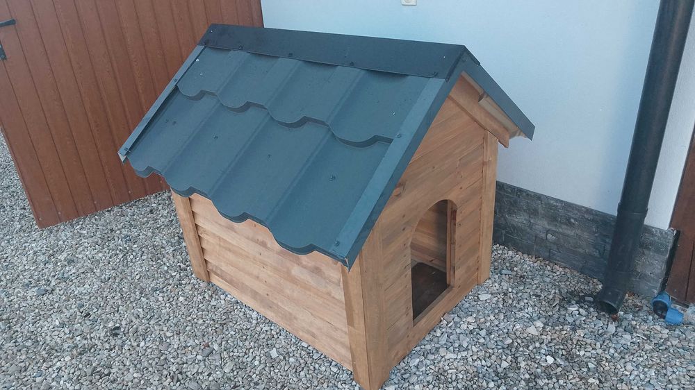 Nowa duża Buda dla psa