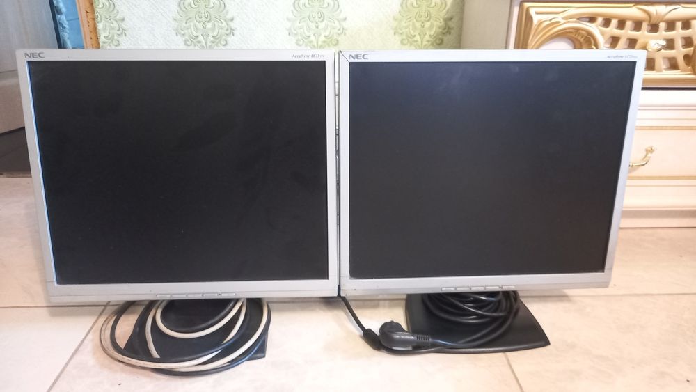 2 Монитори NEC Япония