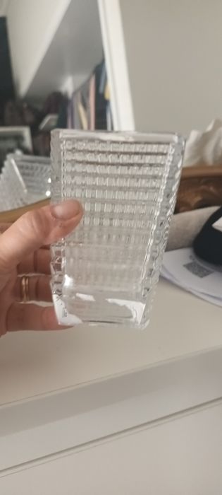 Jarra de vidro com caixa