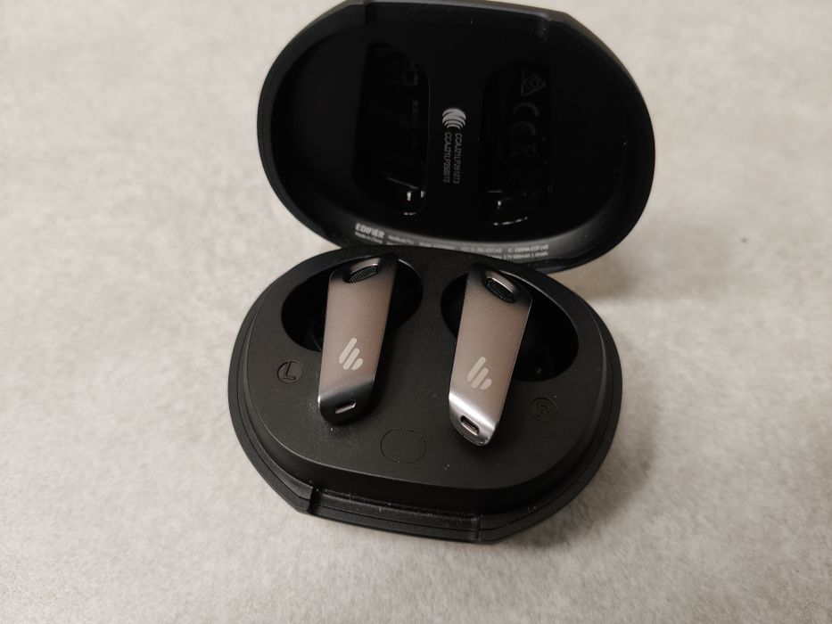 Sluchawki Edifier NeoBuds Pro - prawa nie działa