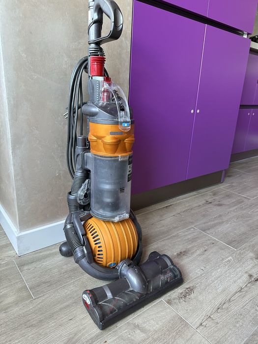 Пилосос Dyson DC24