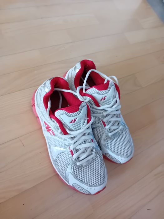 4f Buty sportowe dziewczęce 36
