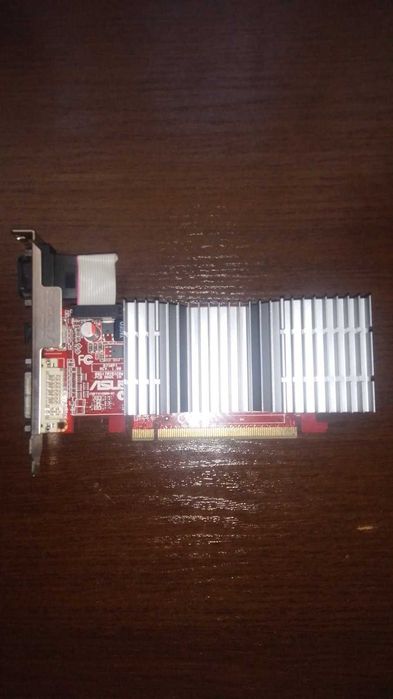 ASUS P5P43TD, Kingston HyperX blu. 2x4 gb, Intel Core2Quad Q9550.