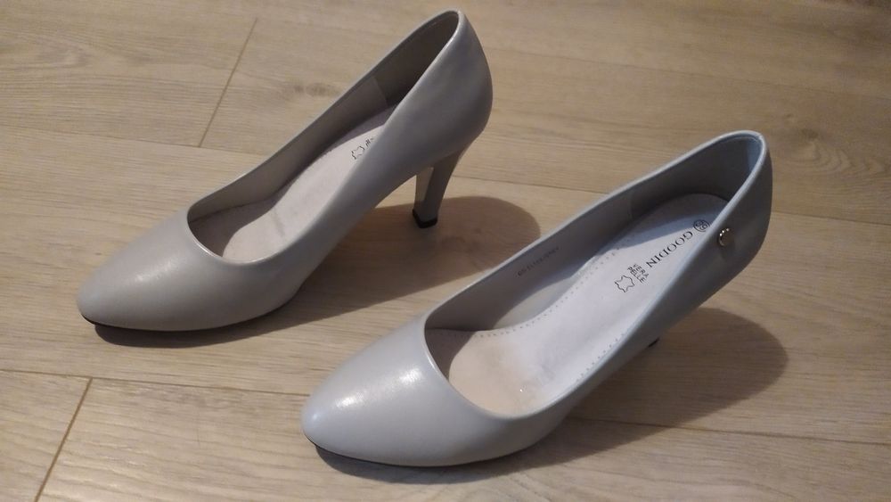 Buty na obcasie roz. 39