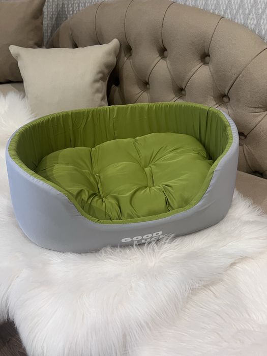 Лежанка для собак та котів.