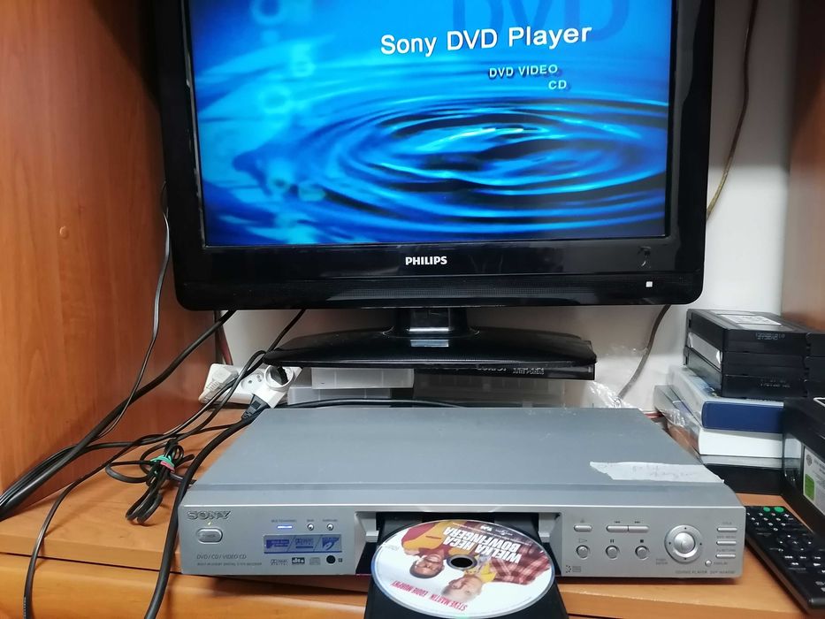 Odtwarzacz CD/DVD Sony DVP-NS400D pilot
