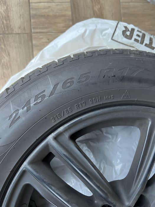 Гума Pirelli 215/65/17