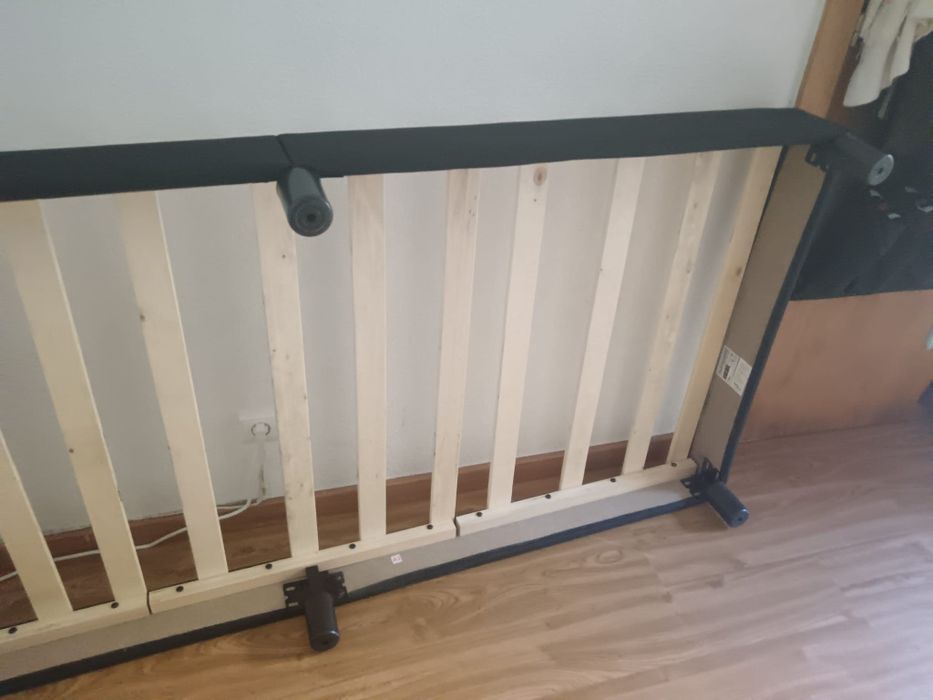 duas camas de solteiro