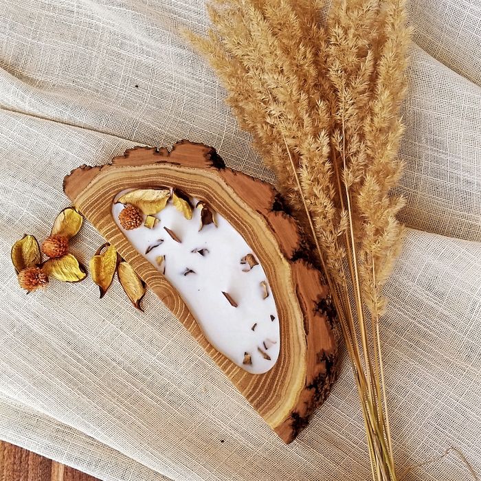 Свічки в дереві.