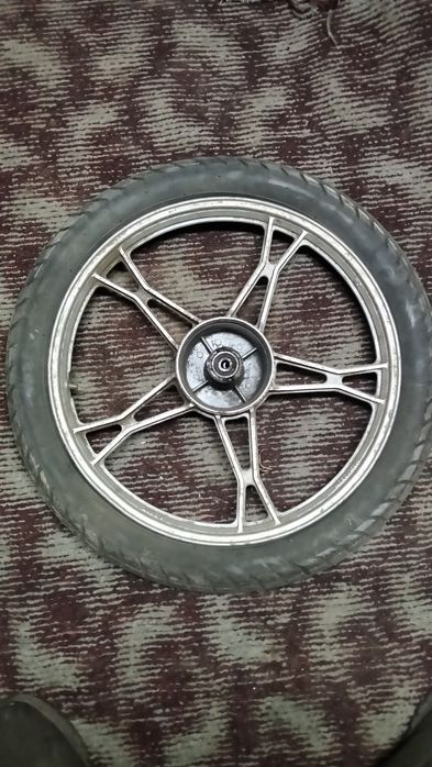 продам переднє колесо з альфи