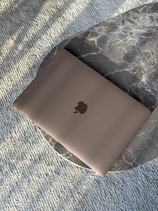 MacBook Air 13″ Rose Gold M1 2020 / 8 GB RAM / 256 GB SSD