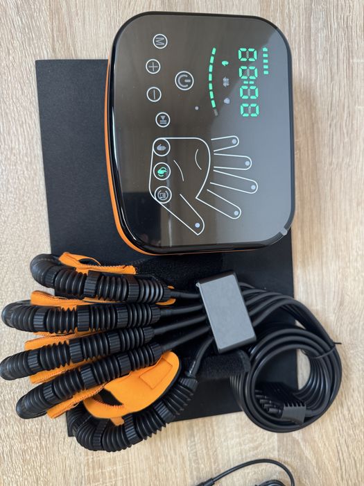 Рукавичка робот для реабілітації пальців