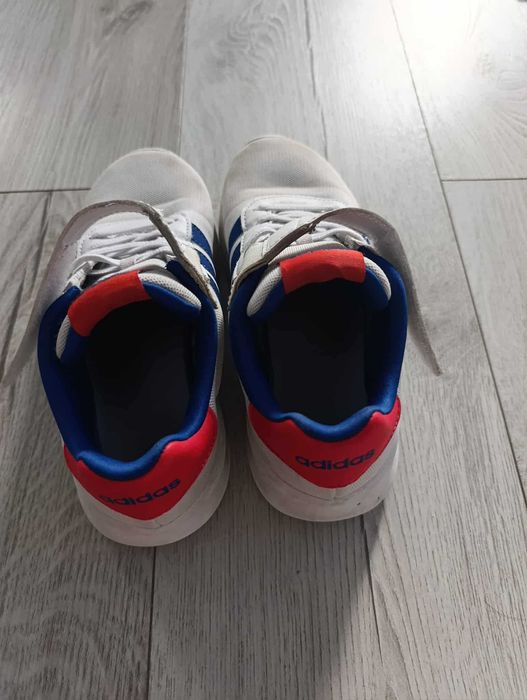 Buty chłopięce Adidas - rozmiar 35 wkładka 22 cm