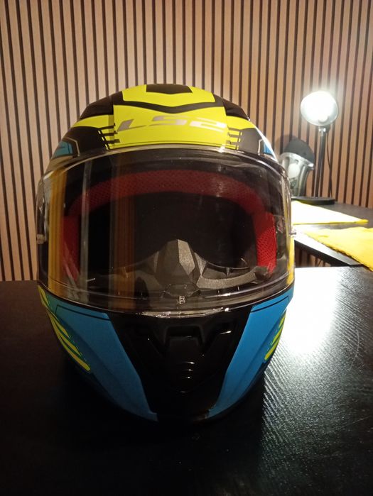 Kask motocyklowy.