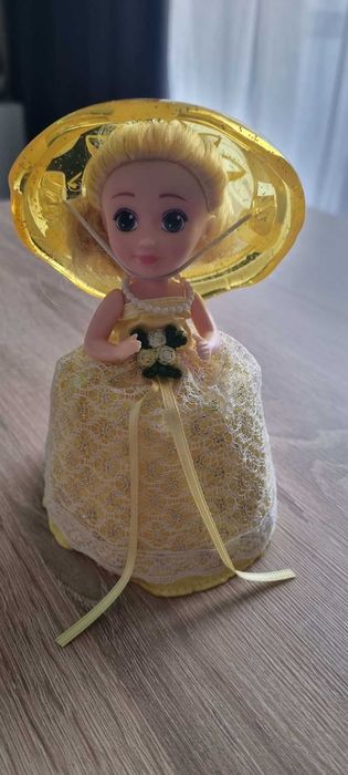 Laleczka babeczka - Cupcake Surprise, edycja ślubna