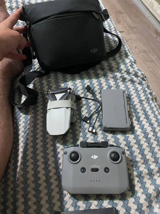 Продам дрон dji mini 2
