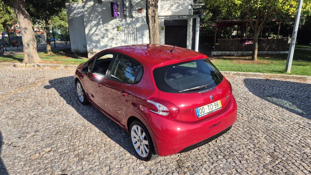Peugeot 208 1.6 Hdi