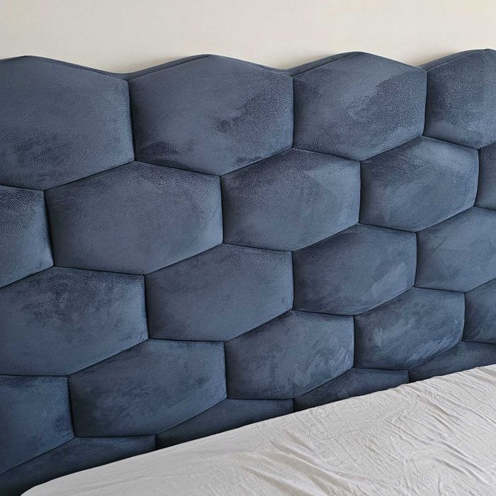 Cama Estofada Azul com Cabeceira Alta + Estrado | 140x190 Perfeito estado