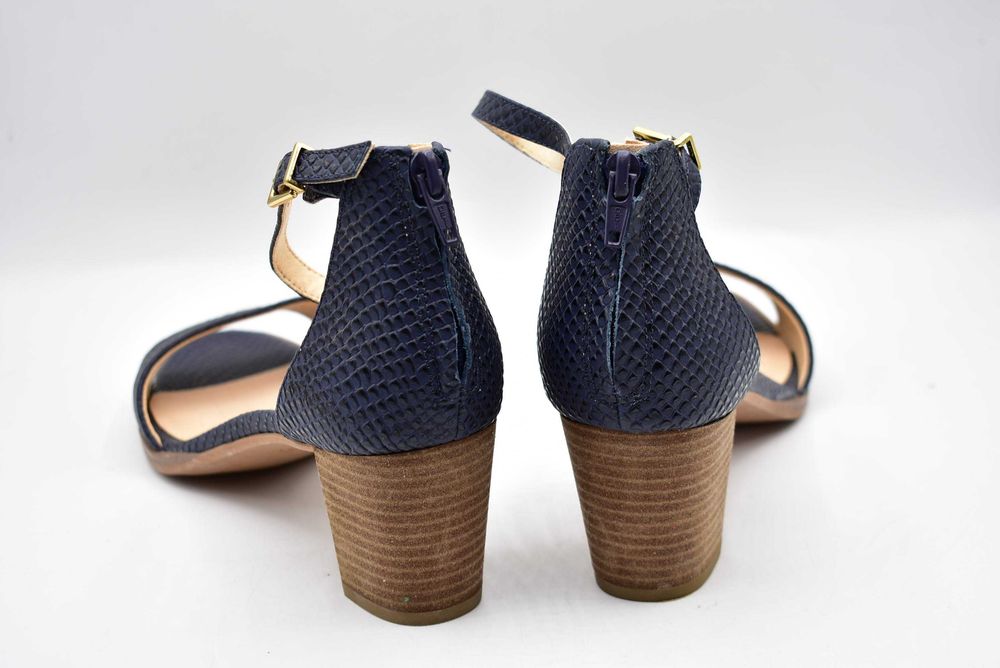 Clarks - lekkie skórzane sandałki ( 39.5 )