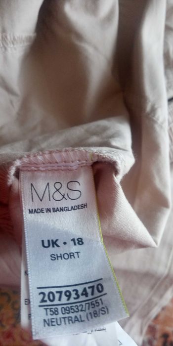 Beżowe spodnie marki Marks&Spencer, rozm. 46 (18)