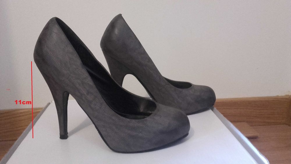 Sapatos salto alto