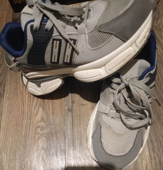 Жіночі кросівки 24 см