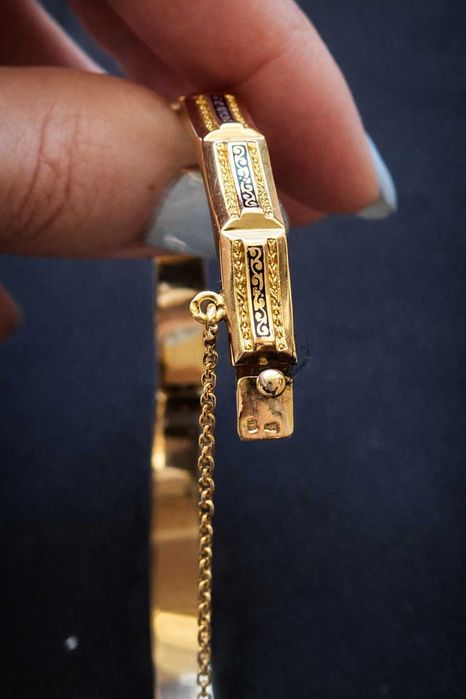 Bracelte em Ouro 19.2K com Corrente de Segurança