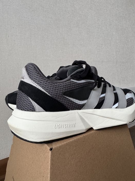 Кроссівки Adidas LIGHTSTRIDE