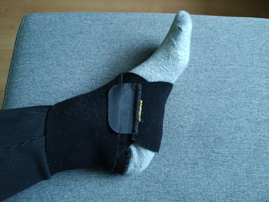 Opaska bandaż stabilizator stawu