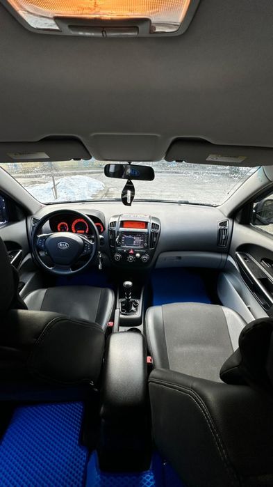 Продам авто Kia ceed 2008