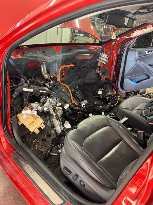 Заправка, ремонт кондиціонера авто R134a / R1234yf / R744. Ремонт трубок