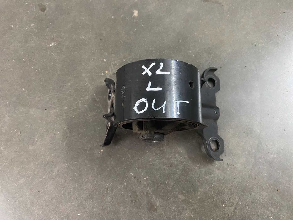 Подушка опора двигуна Mitsubishi Outlander XL Lancer X Citroen C-Crosser Peugeot 4007 07-14р.