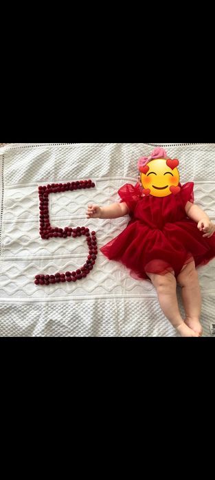 Червона сукня для немовлят