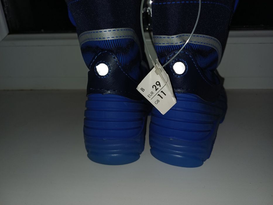 Продам чоботи сноубутси з підсвічуванням для хлопчика  29р