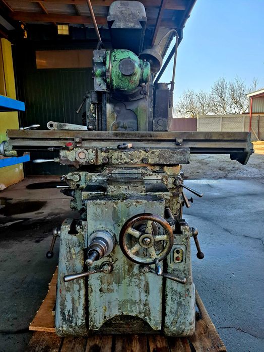 Solidna Polska Frezarka Mechanicy Pruszków – Sprawna!