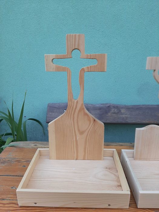 Podstawki pod wiązanki/ znicze na cmentarz