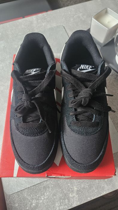 Buty chłopięce Nike (NOWE)