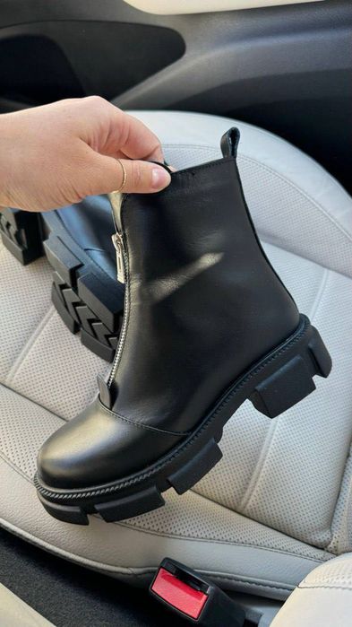 Черевики зимові жіночі шкіряні. Женские ботинки кожаные молния впереди