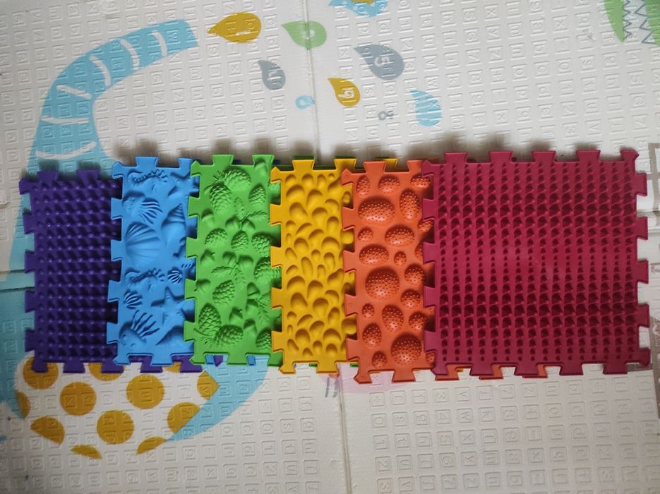 Новий ортопедичний масажний килимок-пазл Ortek