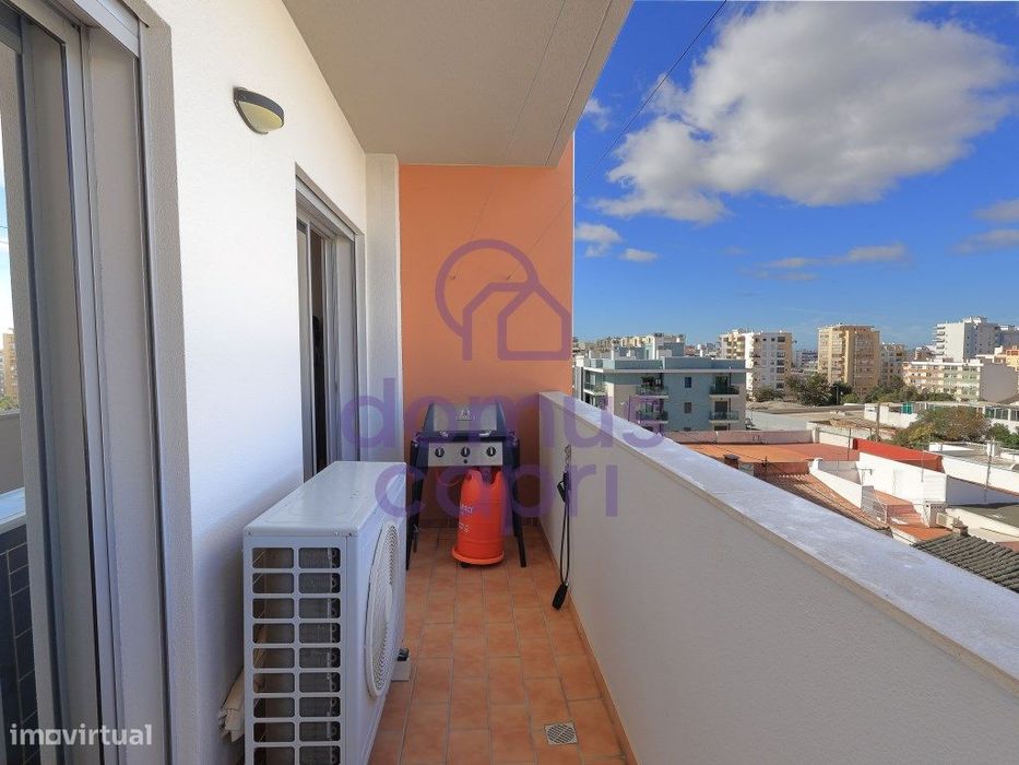 Apartamento T3 com Estacionamento em Faro -