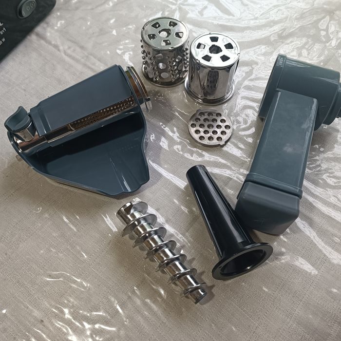 Продам мясорубку Tefal