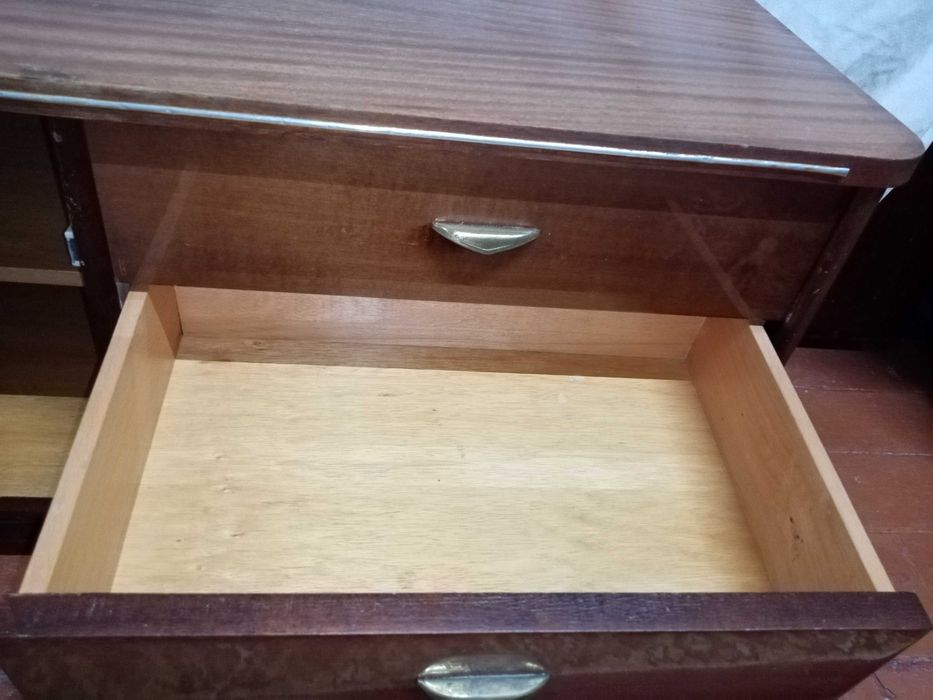 Тумбочка,комод или под ТВ. тех времен...