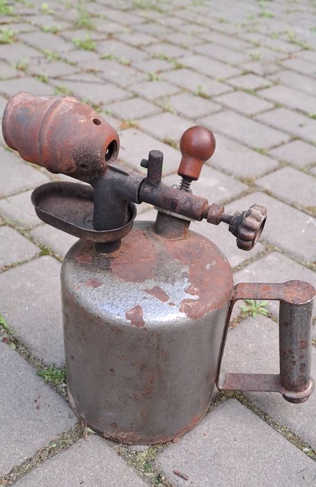 Паяльні   лампи .