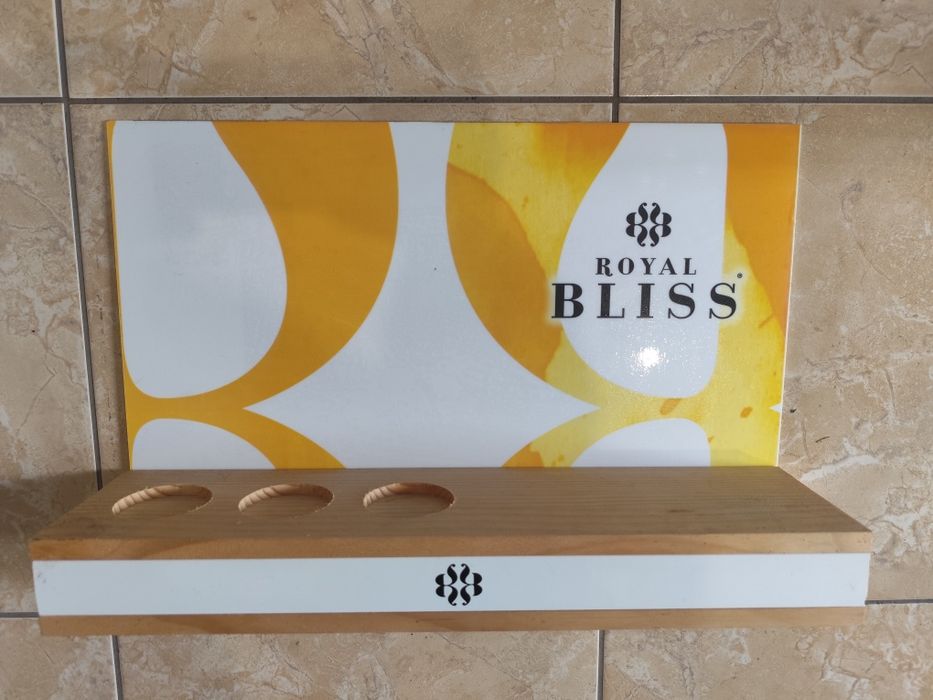 Base publicitária de bebidas Royal Bliss