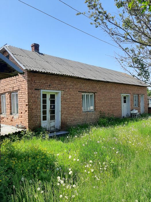 Будинок поблизу м.Чернівці, 250 метрів до р.Прут 21 сот, 35 + 105 кв.м