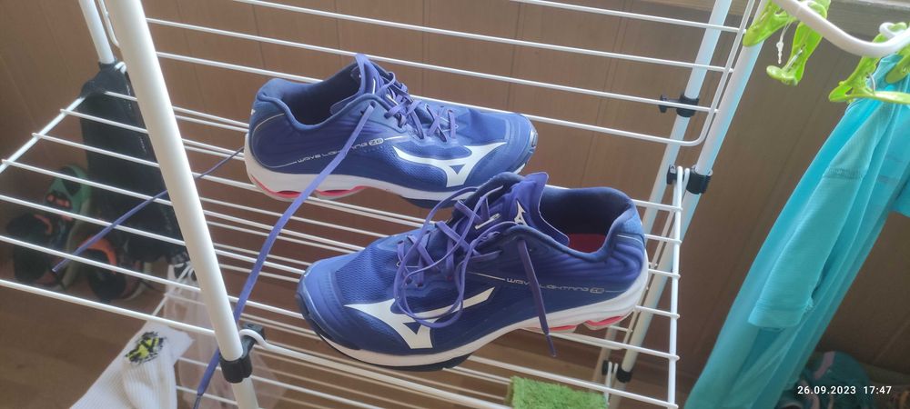 Волейбольные кроссовки mizuno 42-43