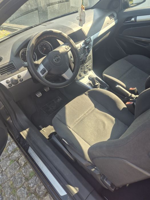Opel astra  gtc 1.7